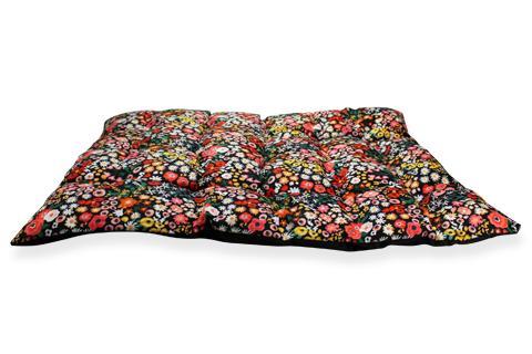 BeOneBreed Nature Dog Bed, Wild Flowers