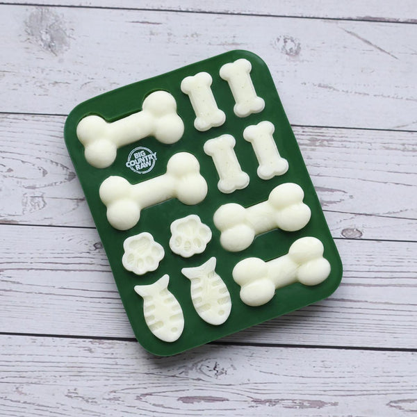 Big Country Raw Silicone Dog & Cat Treat Mold, Green