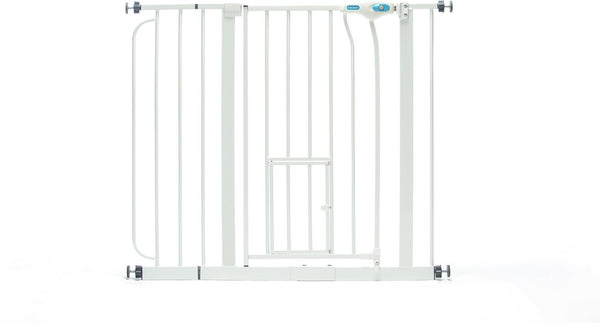 Carlson Pet Products Extra Wide Walk-Thru Gate with Pet Door