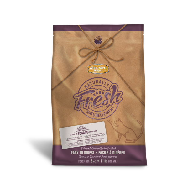 Wholesome Blend Naturally Fresh Salmon & Chicken Easy to Digest Dry Cat Food