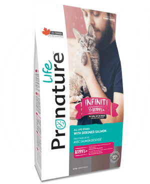 Nourriture sèche pour chats Pronature Life Infiniti Berries+ avec saumon désossé
