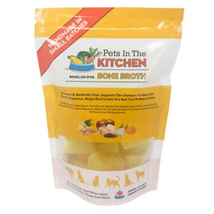 Big Country Raw Pets dans le bouillon d'os de la cuisine