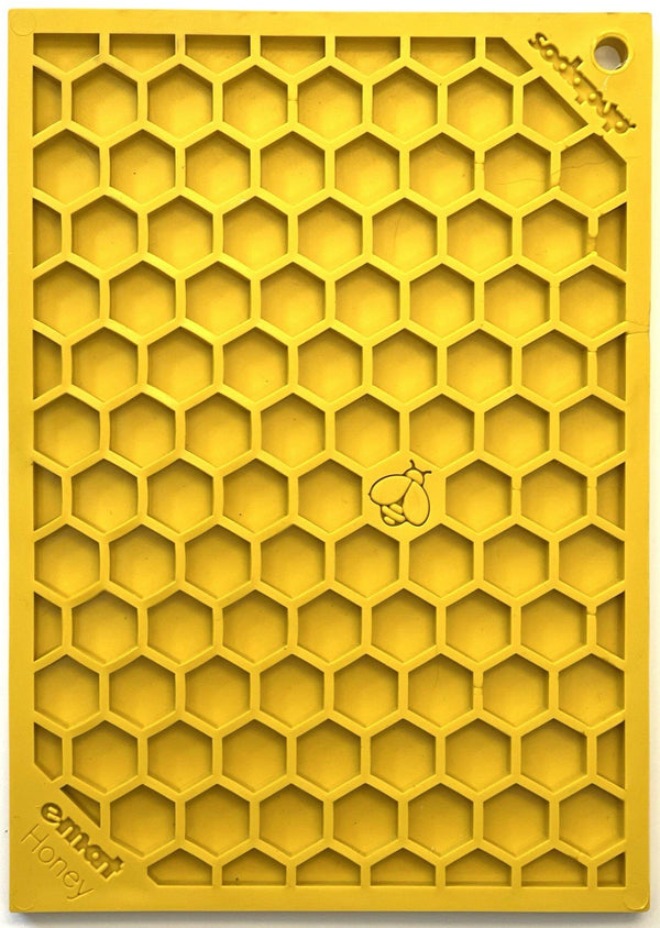 SodaPup Tapis à lécher d'enrichissement motif nid d'abeille eMat distributeur lent de nourriture pour chiens, jaune.