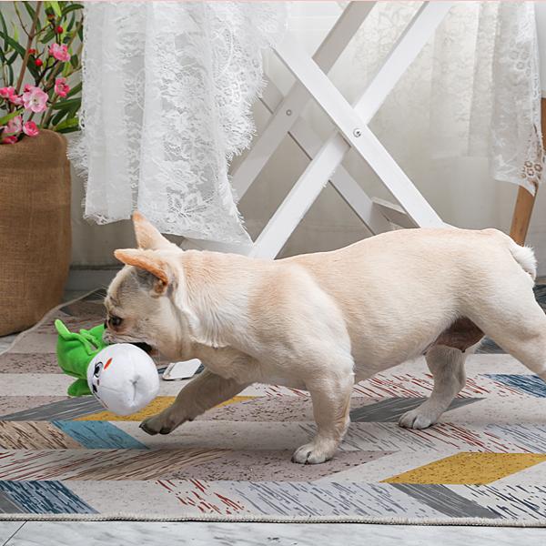 HugSmart Fuzzy Friendz Jouet pour chiens Feisty Veggie Bok Choy