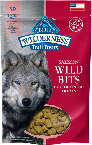 Blue Buffalo Wilderness Trail Treats Saumon Morceaux Sauvages Sans céréales Friandises d'entraînement pour chiens, 4-oz