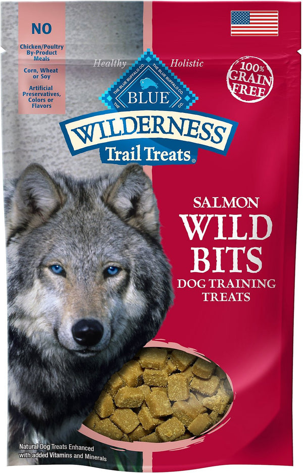 Blue Buffalo Wilderness Trail Treats Saumon Morceaux Sauvages Sans céréales Friandises d'entraînement pour chiens, 4-oz