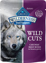 Blue Buffalo Wilderness Trail Toppers Wild Cuts Morceaux épais de bœuf en sauce riche Garniture sans céréales pour croquettes pour chien